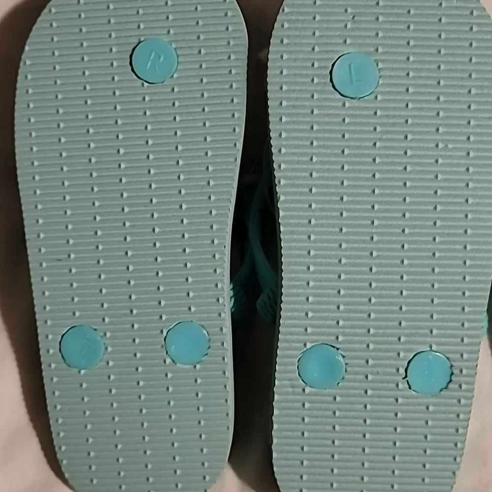 💥New💥 Cat & Jack  Toddlers Flip Flops Size L 9/10